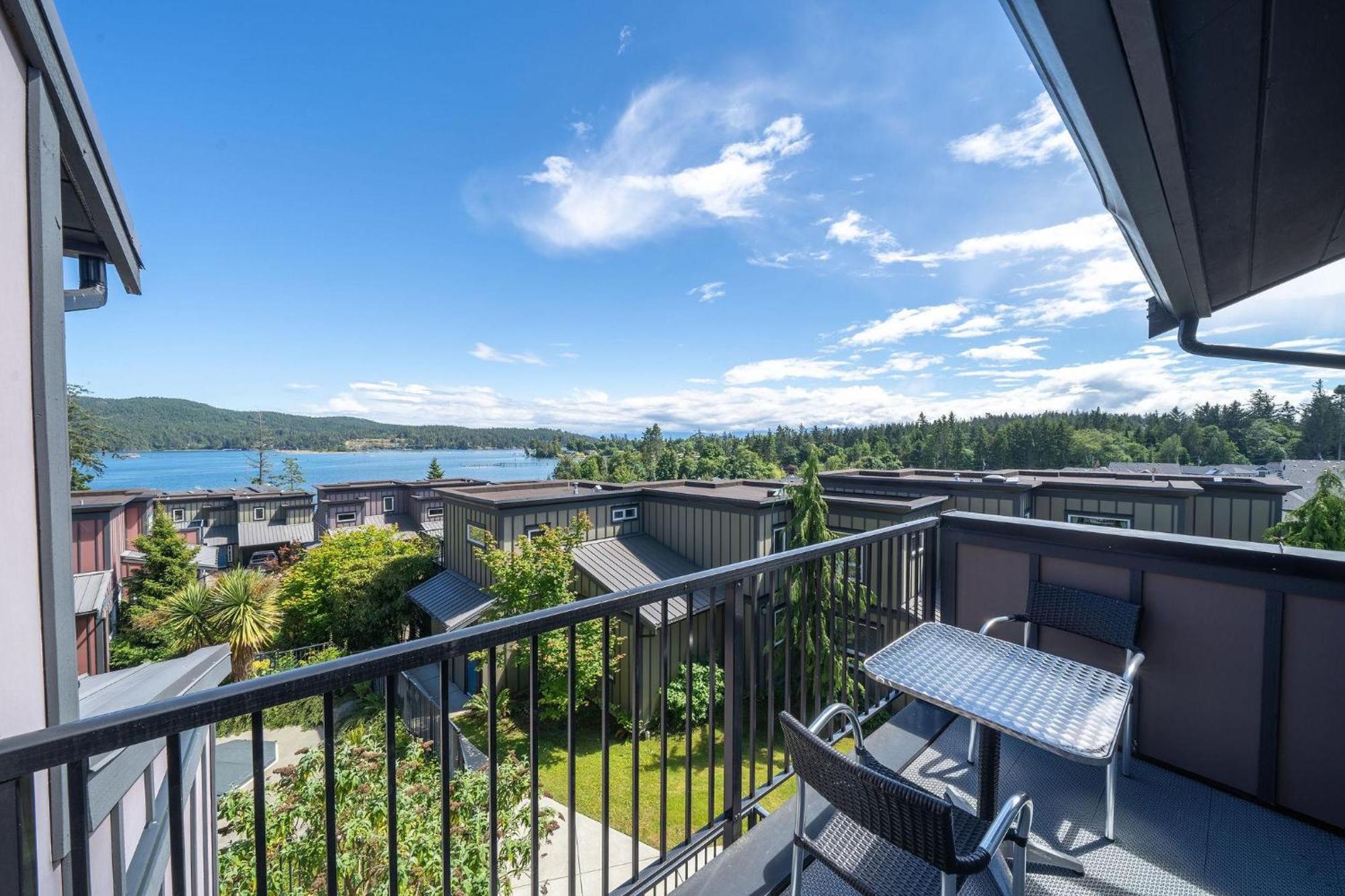Sooke Harbour Resort & Marina Экстерьер фото