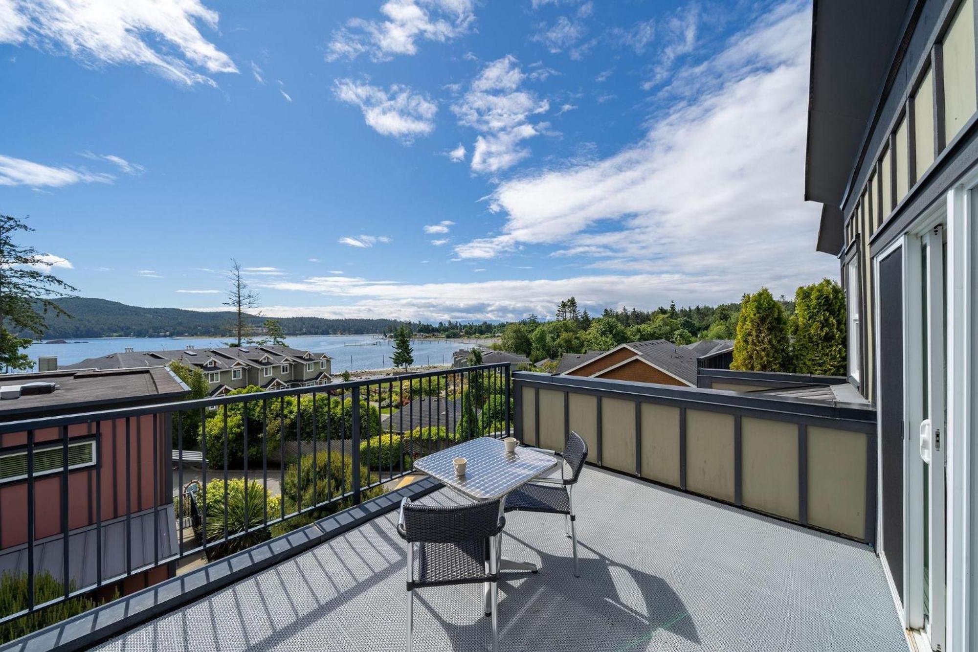 Sooke Harbour Resort & Marina Экстерьер фото