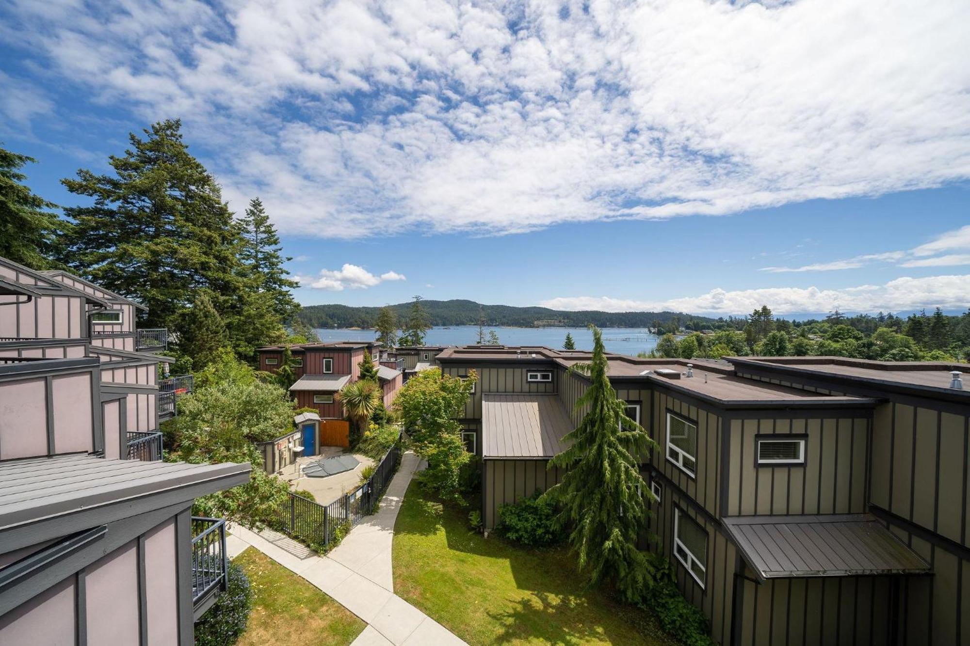 Sooke Harbour Resort & Marina Экстерьер фото